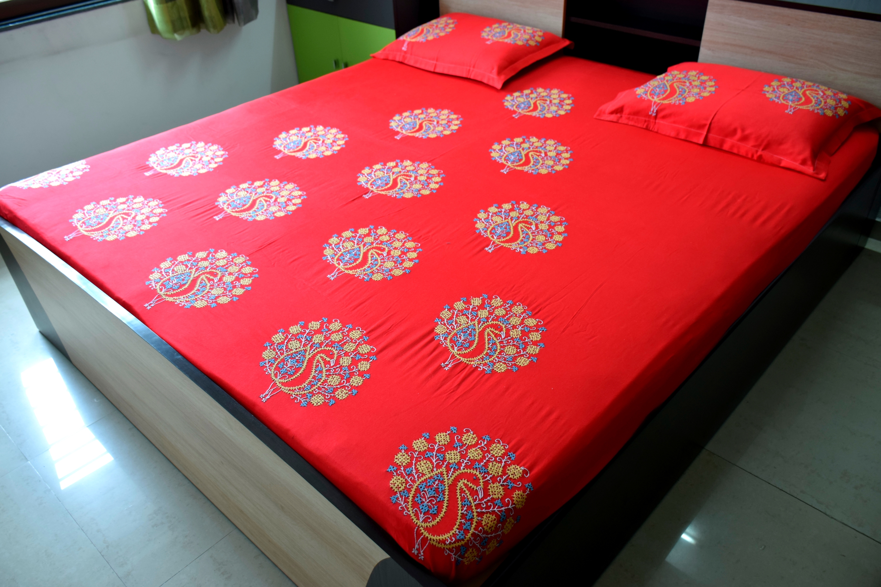 Kutchi bed sheets